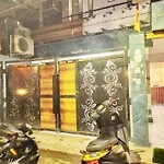 Hotel University Stay\' Couple Friendly\'Near Vishwavidyalay Metro
