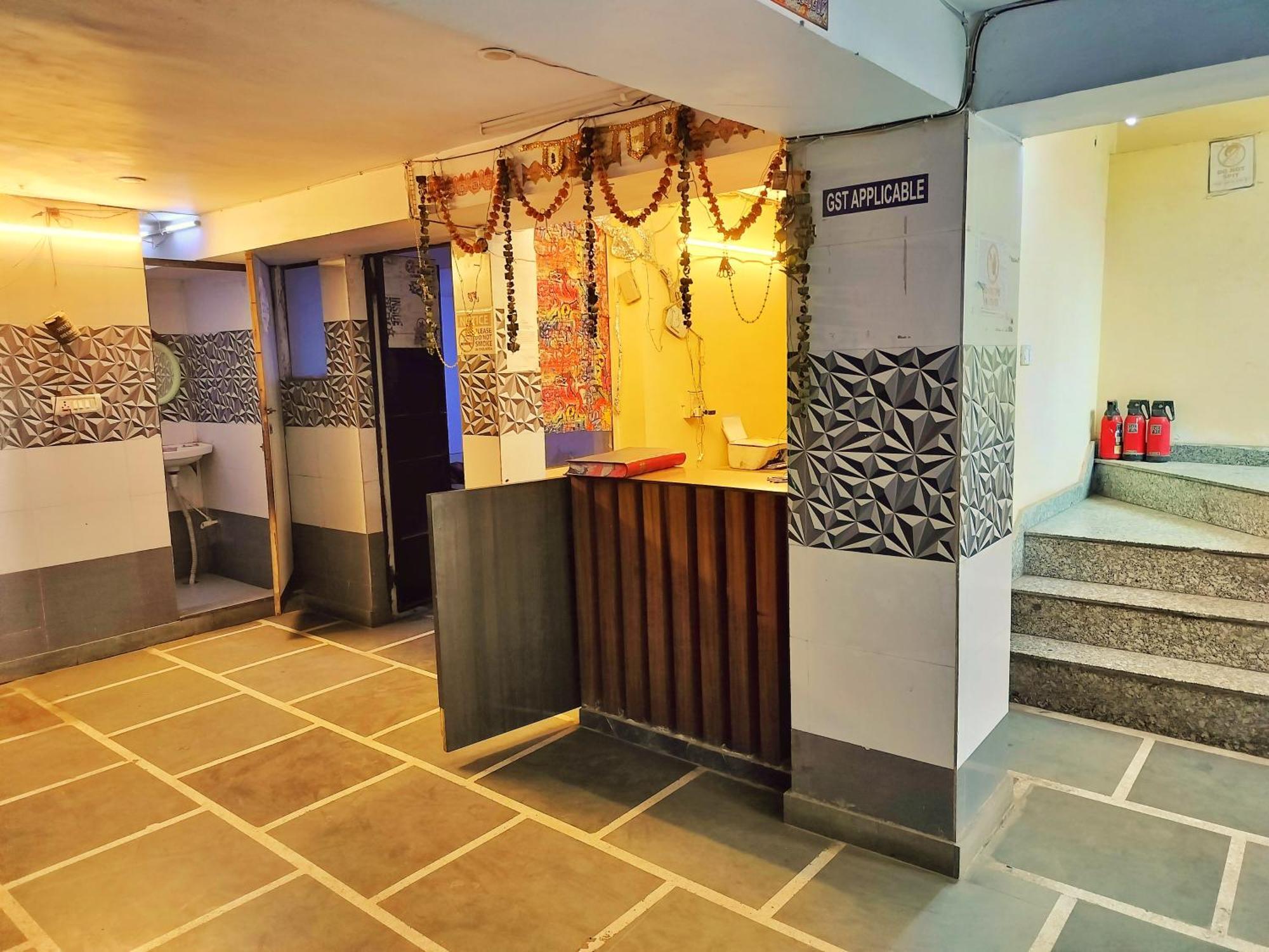 Stay' Couple Friendly'near Vishwavidyalay Metro 3* New Delhi